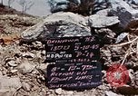Standbild Marines der B-Company 1rd Battalion 7th Regiment Okinawa Ryukyu Inseln, 1945, aus Sekunde 6 historischem Filmmaterial Videoclip 65675052739