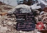 Standbild Marines der B-Company 1rd Battalion 7th Regiment Okinawa Ryukyu Inseln, 1945, aus Sekunde 8 historischem Filmmaterial Videoclip 65675052739