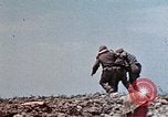 Standbild Marines der B-Company 1rd Battalion 7th Regiment Okinawa Ryukyu Inseln, 1945, aus Sekunde 11 historischem Filmmaterial Videoclip 65675052739