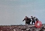Standbild Marines der B-Company 1rd Battalion 7th Regiment Okinawa Ryukyu Inseln, 1945, aus Sekunde 15 historischem Filmmaterial Videoclip 65675052739