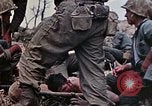 Standbild Marines der B-Company 1rd Battalion 7th Regiment Okinawa Ryukyu Inseln, 1945, aus Sekunde 34 historischem Filmmaterial Videoclip 65675052739