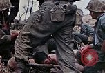 Standbild Marines der B-Company 1rd Battalion 7th Regiment Okinawa Ryukyu Inseln, 1945, aus Sekunde 36 historischem Filmmaterial Videoclip 65675052739
