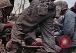 Standbild Marines der B-Company 1rd Battalion 7th Regiment Okinawa Ryukyu Inseln, 1945, aus Sekunde 39 historischem Filmmaterial Videoclip 65675052739