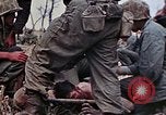 Standbild Marines der B-Company 1rd Battalion 7th Regiment Okinawa Ryukyu Inseln, 1945, aus Sekunde 40 historischem Filmmaterial Videoclip 65675052739