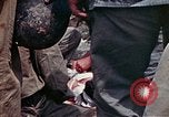 Standbild Marines der B-Company 1rd Battalion 7th Regiment Okinawa Ryukyu Inseln, 1945, aus Sekunde 61 historischem Filmmaterial Videoclip 65675052739