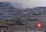 Standbild K Unternehmen 3 Bataillon 1 Marine Regiment Okinawa Ryukyu Inseln, 1945, aus Sekunde 4 historischem Filmmaterial Videoclip 65675052742