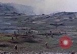 Standbild K Unternehmen 3 Bataillon 1 Marine Regiment Okinawa Ryukyu Inseln, 1945, aus Sekunde 7 historischem Filmmaterial Videoclip 65675052742