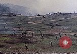 Standbild K Unternehmen 3 Bataillon 1 Marine Regiment Okinawa Ryukyu Inseln, 1945, aus Sekunde 13 historischem Filmmaterial Videoclip 65675052742
