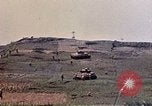 Standbild K Unternehmen 3 Bataillon 1 Marine Regiment Okinawa Ryukyu Inseln, 1945, aus Sekunde 27 historischem Filmmaterial Videoclip 65675052742