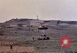 Standbild K Unternehmen 3 Bataillon 1 Marine Regiment Okinawa Ryukyu Inseln, 1945, aus Sekunde 30 historischem Filmmaterial Videoclip 65675052742