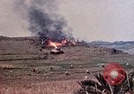 Standbild K Unternehmen 3 Bataillon 1 Marine Regiment Okinawa Ryukyu Inseln, 1945, aus Sekunde 4 historischem Filmmaterial Videoclip 65675052743