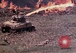 Standbild K Unternehmen 3 Bataillon 1 Marine Regiment Okinawa Ryukyu Inseln, 1945, aus Sekunde 20 historischem Filmmaterial Videoclip 65675052743