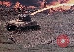 Standbild K Unternehmen 3 Bataillon 1 Marine Regiment Okinawa Ryukyu Inseln, 1945, aus Sekunde 21 historischem Filmmaterial Videoclip 65675052743