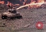 Standbild K Unternehmen 3 Bataillon 1 Marine Regiment Okinawa Ryukyu Inseln, 1945, aus Sekunde 23 historischem Filmmaterial Videoclip 65675052743