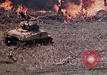 Standbild K Unternehmen 3 Bataillon 1 Marine Regiment Okinawa Ryukyu Inseln, 1945, aus Sekunde 27 historischem Filmmaterial Videoclip 65675052743