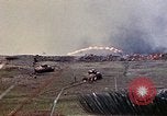 Standbild K Unternehmen 3 Bataillon 1 Marine Regiment Okinawa Ryukyu Inseln, 1945, aus Sekunde 37 historischem Filmmaterial Videoclip 65675052743
