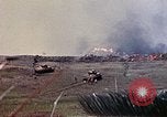 Standbild K Unternehmen 3 Bataillon 1 Marine Regiment Okinawa Ryukyu Inseln, 1945, aus Sekunde 38 historischem Filmmaterial Videoclip 65675052743