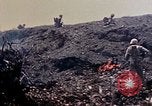 Standbild K Unternehmen 3 Bataillon 1 Marine Regiment Okinawa Ryukyu Inseln, 1945, aus Sekunde 16 historischem Filmmaterial Videoclip 65675052744