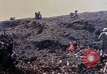 Standbild K Unternehmen 3 Bataillon 1 Marine Regiment Okinawa Ryukyu Inseln, 1945, aus Sekunde 19 historischem Filmmaterial Videoclip 65675052744