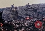 Standbild K Unternehmen 3 Bataillon 1 Marine Regiment Okinawa Ryukyu Inseln, 1945, aus Sekunde 23 historischem Filmmaterial Videoclip 65675052744