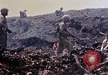 Standbild K Unternehmen 3 Bataillon 1 Marine Regiment Okinawa Ryukyu Inseln, 1945, aus Sekunde 28 historischem Filmmaterial Videoclip 65675052744