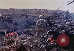 Standbild K Unternehmen 3 Bataillon 1 Marine Regiment Okinawa Ryukyu Inseln, 1945, aus Sekunde 35 historischem Filmmaterial Videoclip 65675052744