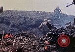 Standbild K Unternehmen 3 Bataillon 1 Marine Regiment Okinawa Ryukyu Inseln, 1945, aus Sekunde 42 historischem Filmmaterial Videoclip 65675052744