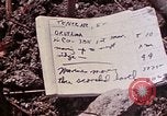 Standbild K Unternehmen 3 Bataillon 1 Marine Regiment Okinawa Ryukyu Inseln, 1945, aus Sekunde 56 historischem Filmmaterial Videoclip 65675052744