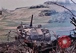 Image K Company 3e bataillon du 1er Régiment de Marines Okinawa îles Ryukyu, 1945, de la seconde 10 séquences d'archives historiques vidéo 65675052745