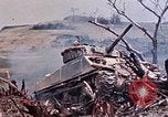 Image K Company 3e bataillon du 1er Régiment de Marines Okinawa îles Ryukyu, 1945, de la seconde 18 séquences d'archives historiques vidéo 65675052745