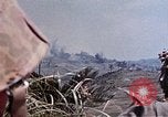 Image K Company 3e bataillon du 1er Régiment de Marines Okinawa îles Ryukyu, 1945, de la seconde 25 séquences d'archives historiques vidéo 65675052746