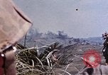 Image K Company 3e bataillon du 1er Régiment de Marines Okinawa îles Ryukyu, 1945, de la seconde 30 séquences d'archives historiques vidéo 65675052746