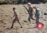 Image 1er bataillon du 5e Régiment de Marines Shima Okinawa îles Ryukyu, 1945, de la seconde 6 séquences d'archives historiques vidéo 65675052748