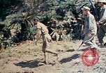Image 1er bataillon du 5e Régiment de Marines Shima Okinawa îles Ryukyu, 1945, de la seconde 21 séquences d'archives historiques vidéo 65675052748