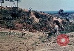 Image 1er bataillon du 5e Régiment de Marines Shima Okinawa îles Ryukyu, 1945, de la seconde 24 séquences d'archives historiques vidéo 65675052748