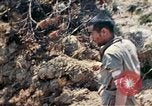 Image 1er bataillon du 5e Régiment de Marines Shima Okinawa îles Ryukyu, 1945, de la seconde 37 séquences d'archives historiques vidéo 65675052748