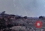 Standbild 3st Battalion 5th Marine Regiment Shima Okinawa Ryukyu Inseln, 1945, aus Sekunde 19 historischem Filmmaterial Videoclip 65675052749