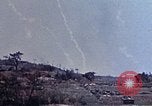 Standbild 3st Battalion 5th Marine Regiment Shima Okinawa Ryukyu Inseln, 1945, aus Sekunde 23 historischem Filmmaterial Videoclip 65675052749