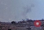 Standbild 3st Battalion 5th Marine Regiment Shima Okinawa Ryukyu Inseln, 1945, aus Sekunde 26 historischem Filmmaterial Videoclip 65675052749