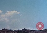 Standbild 3st Battalion 5th Marine Regiment Shima Okinawa Ryukyu Inseln, 1945, aus Sekunde 48 historischem Filmmaterial Videoclip 65675052749