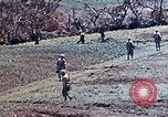 Standbild 3st Battalion 5th Marine Regiment Shima Okinawa Ryukyu Inseln, 1945, aus Sekunde 17 historischem Filmmaterial Videoclip 65675052750