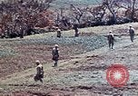 Standbild 3st Battalion 5th Marine Regiment Shima Okinawa Ryukyu Inseln, 1945, aus Sekunde 18 historischem Filmmaterial Videoclip 65675052750