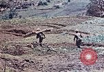 Standbild 3st Battalion 5th Marine Regiment Shima Okinawa Ryukyu Inseln, 1945, aus Sekunde 20 historischem Filmmaterial Videoclip 65675052750