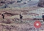 Standbild 3st Battalion 5th Marine Regiment Shima Okinawa Ryukyu Inseln, 1945, aus Sekunde 23 historischem Filmmaterial Videoclip 65675052750