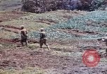 Standbild 3st Battalion 5th Marine Regiment Shima Okinawa Ryukyu Inseln, 1945, aus Sekunde 30 historischem Filmmaterial Videoclip 65675052750