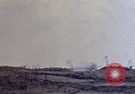 Standbild 3st Battalion 5th Marine Regiment Shima Okinawa Ryukyu Inseln, 1945, aus Sekunde 38 historischem Filmmaterial Videoclip 65675052750