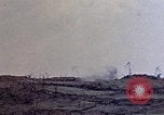 Standbild 3st Battalion 5th Marine Regiment Shima Okinawa Ryukyu Inseln, 1945, aus Sekunde 40 historischem Filmmaterial Videoclip 65675052750