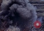 Standbild 3st Battalion 5th Marine Regiment Shima Okinawa Ryukyu Inseln, 1945, aus Sekunde 46 historischem Filmmaterial Videoclip 65675052750