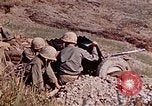 Image 3e Bataillon 5e Régiment de Marines Shima Okinawa îles Ryukyu, 1945, de la seconde 13 séquences d'archives historiques vidéo 65675052751