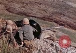 Image 3e Bataillon 5e Régiment de Marines Shima Okinawa îles Ryukyu, 1945, de la seconde 18 séquences d'archives historiques vidéo 65675052751